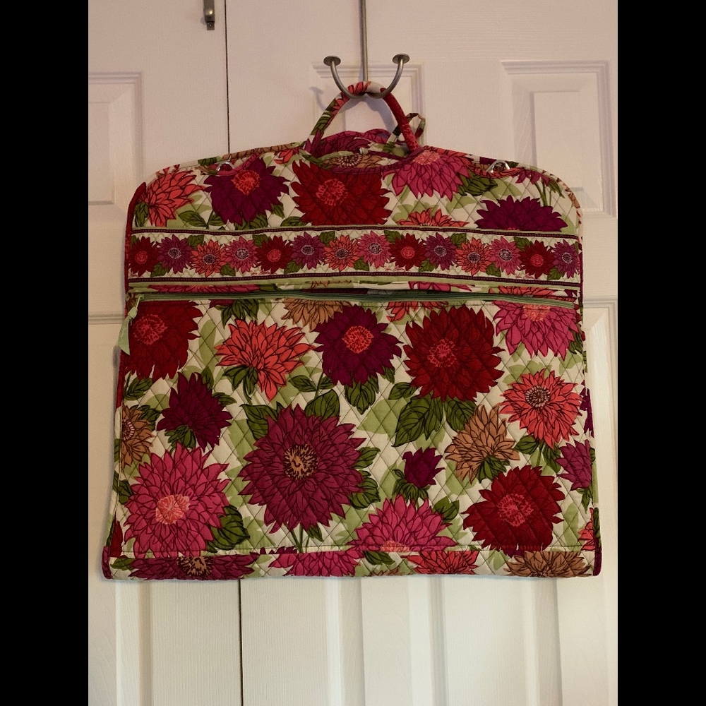 Vera Bradley Hello Dahlia garment bag